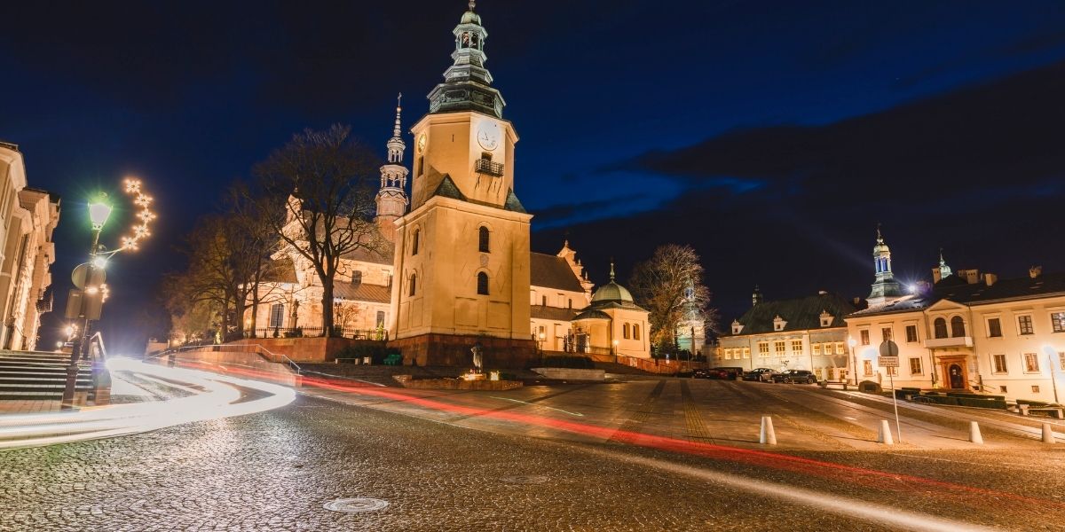 Co warto zobaczyć i jak znaleźć hotel w Kielcach lub okolicy?